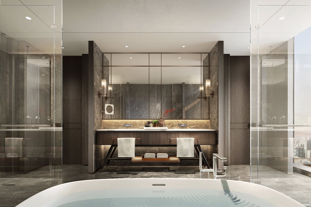 Premium Room, 1 King Bed, Club Lounge Access