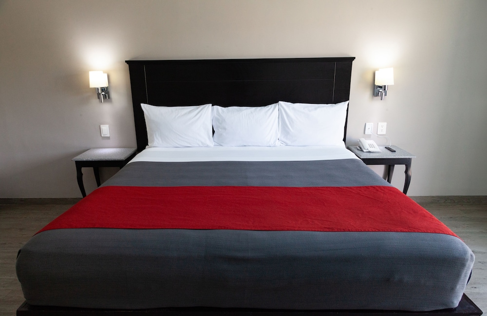 Deluxe Room - Photo 4
