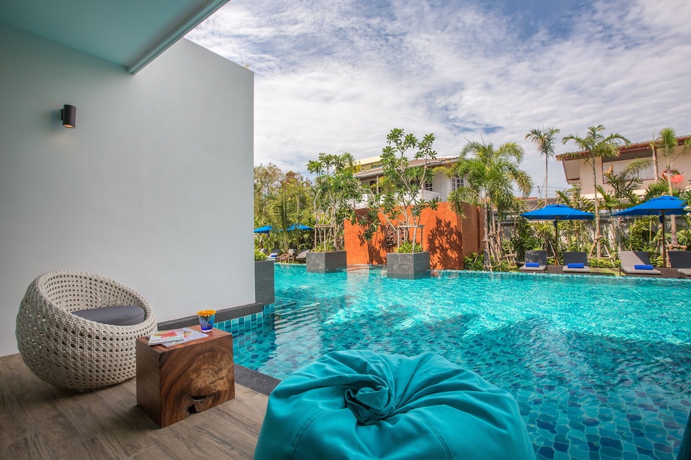 Pool Access Deluxe