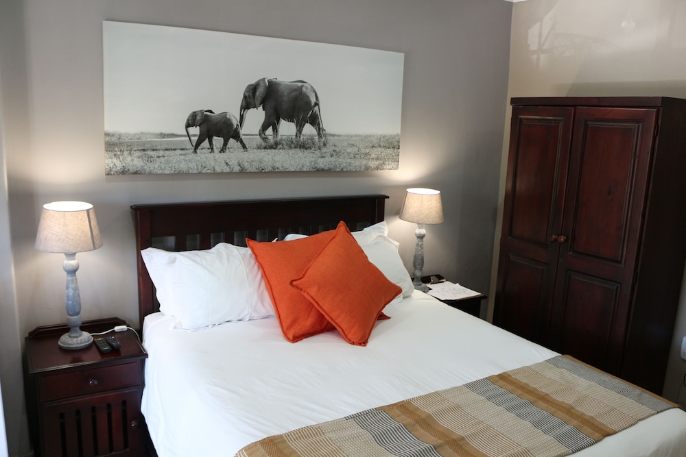 Standard Room, 1 Queen Bed, Non Smoking photo 1
