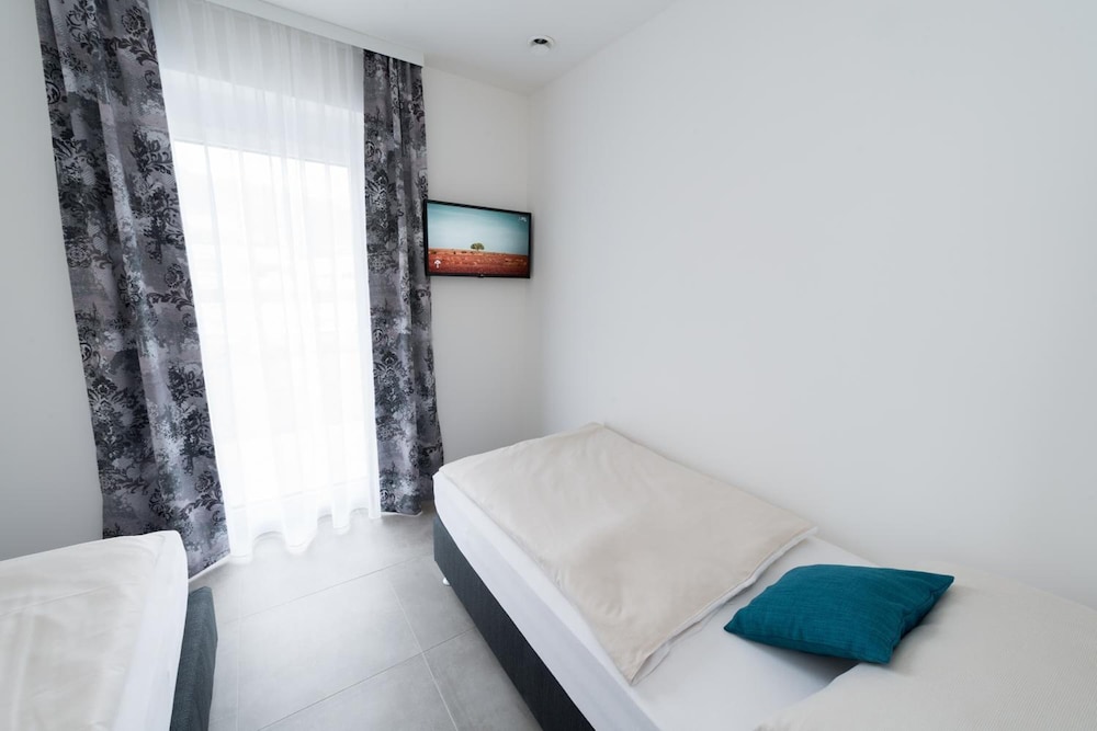 Double or Twin Room, Ground Floor (2) photo 3