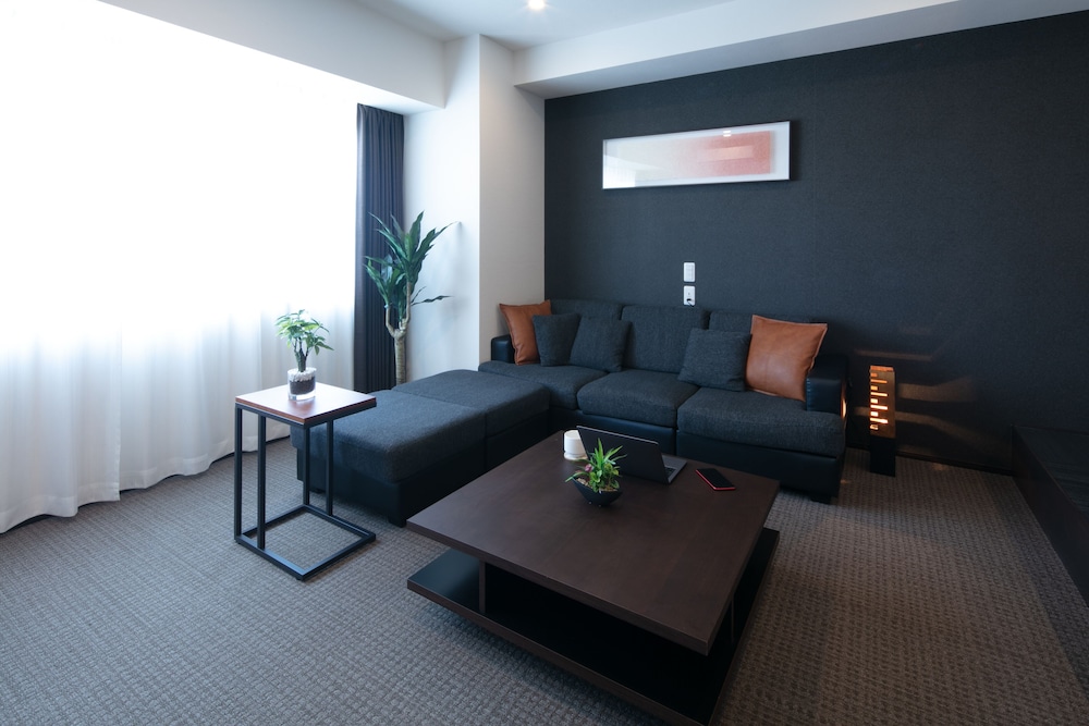 Premium Penthouse, 1 Queen Bed, Hot Tub, City View