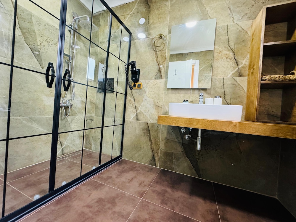 Superior Room, Sea View - Photo 16