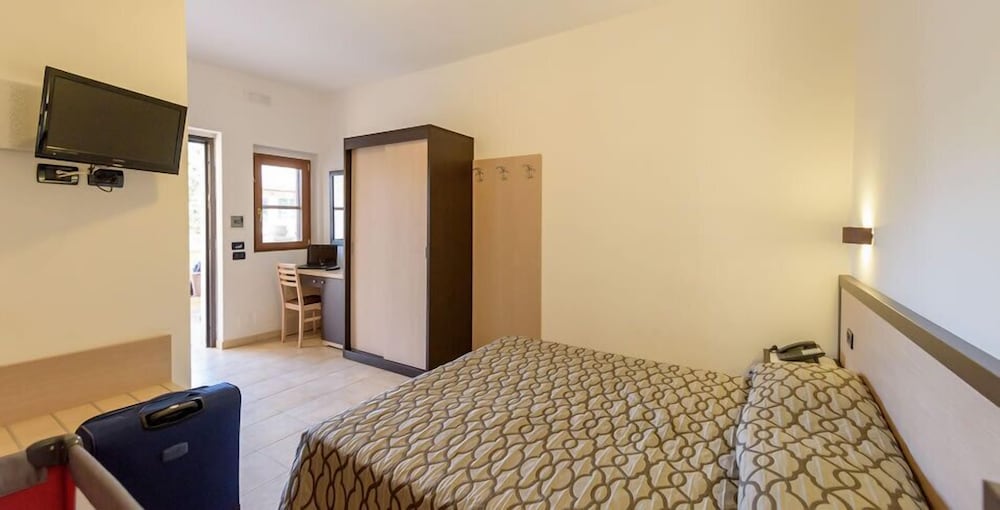 Superior Triple Room - Photo 4