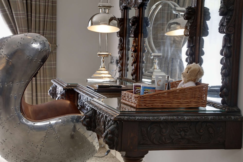 Suite, 1 King Bed (Four Poster Bed) - Photo 4
