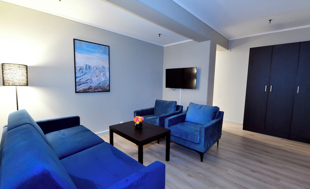 Junior Suite, Non Smoking - Photo 7
