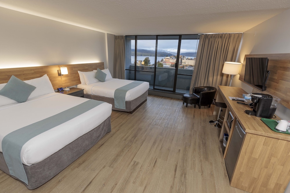 Standard Room, 2 Queen Beds, Balcony, Partial Ocean View - Photo 1