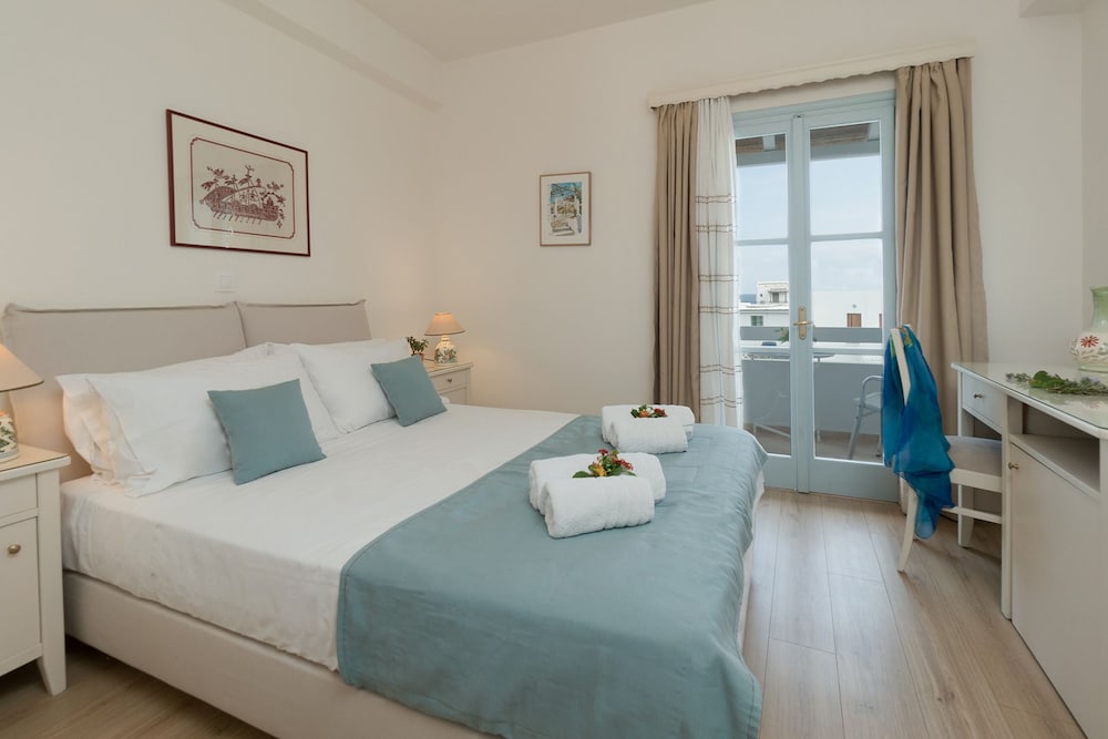 Standard Double or Twin Room photo 3
