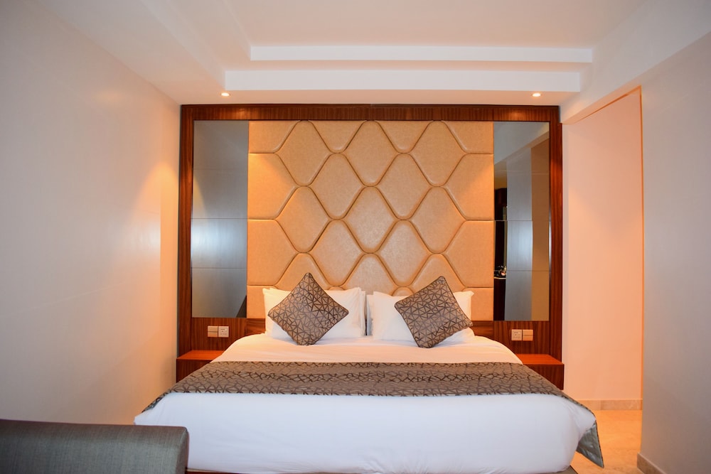 Standard Room, 1 King Bed, Non Smoking (Aircondition) - Photo 2