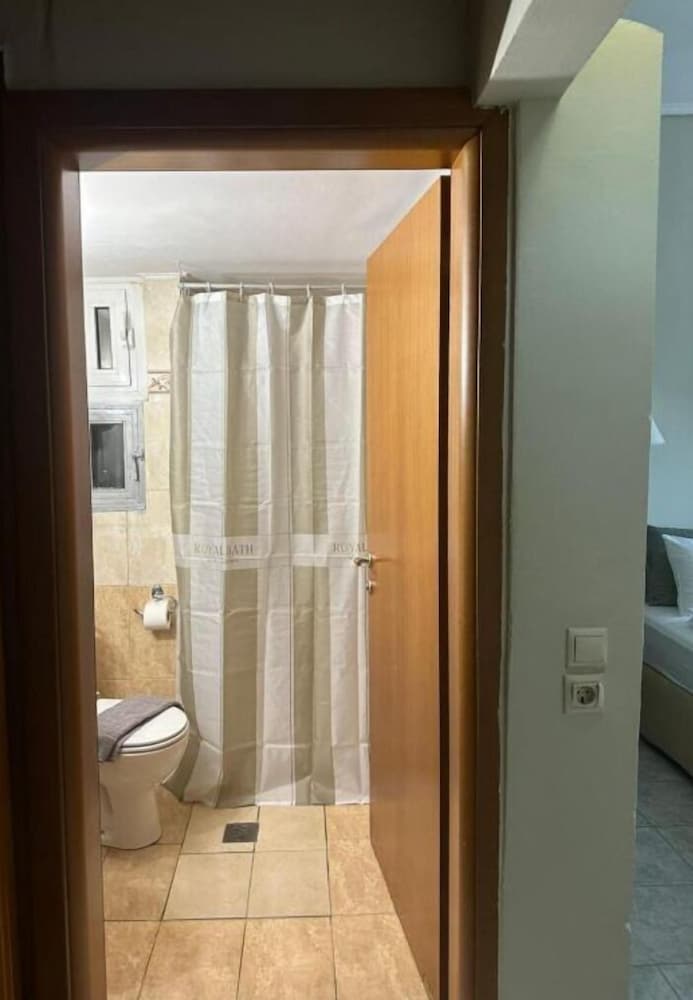 Classic Double or Twin Room, Balcony, City View photo 2