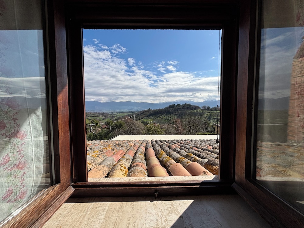 Deluxe Quadruple Room, Hill View photo 1