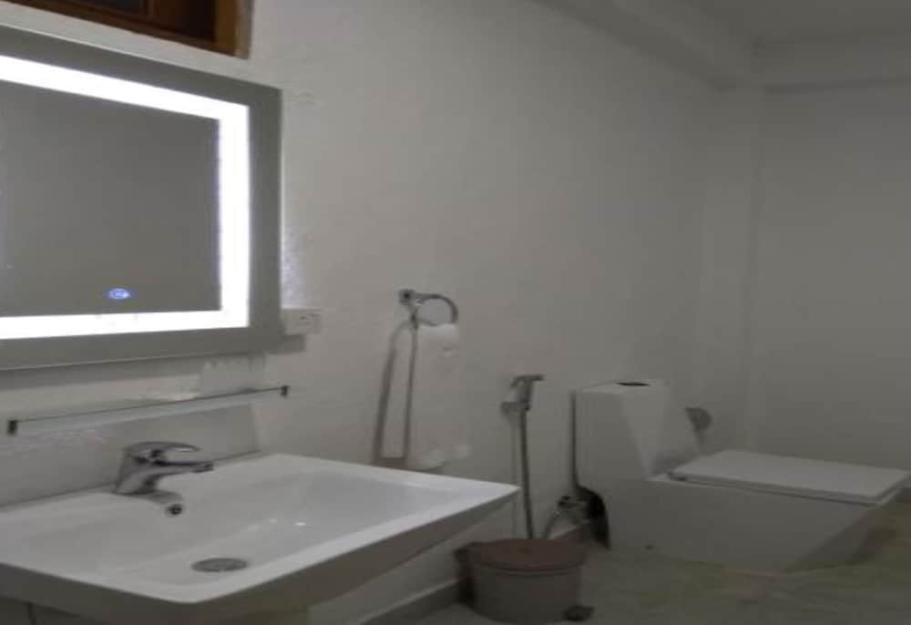 Deluxe Room, 1 Double Bed, Non Smoking photo 2