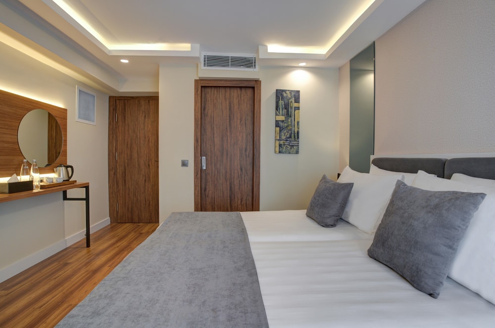 Standard Double or Twin Room photo 3