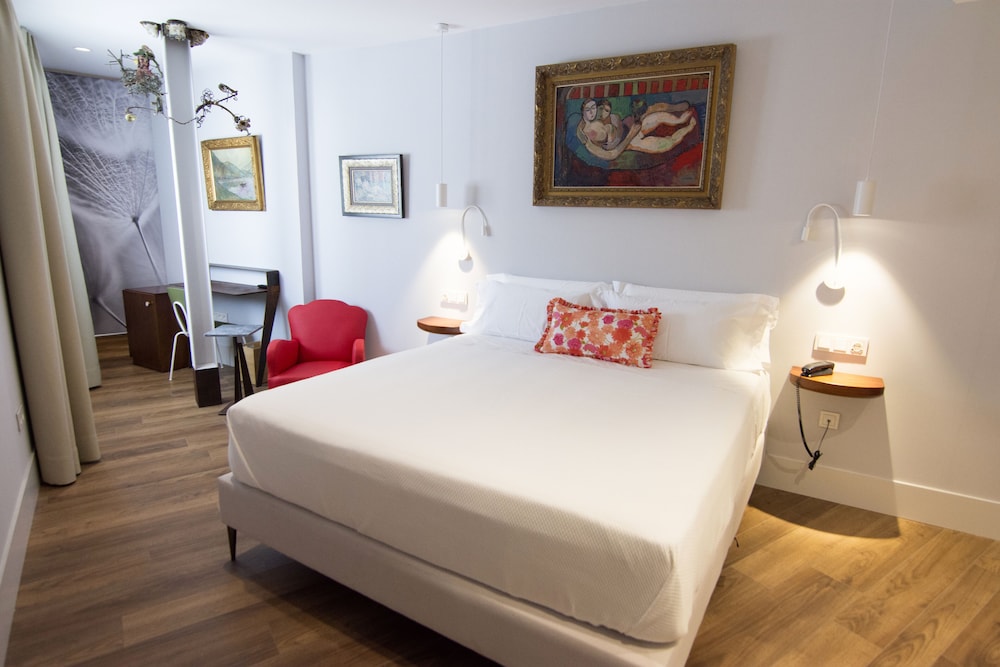 Double or Twin Room - Photo 41