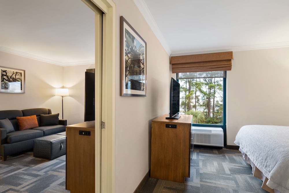 1 Bedroom Suite, King Bed with Sofa Bed, Non Smoking, Kitchen
