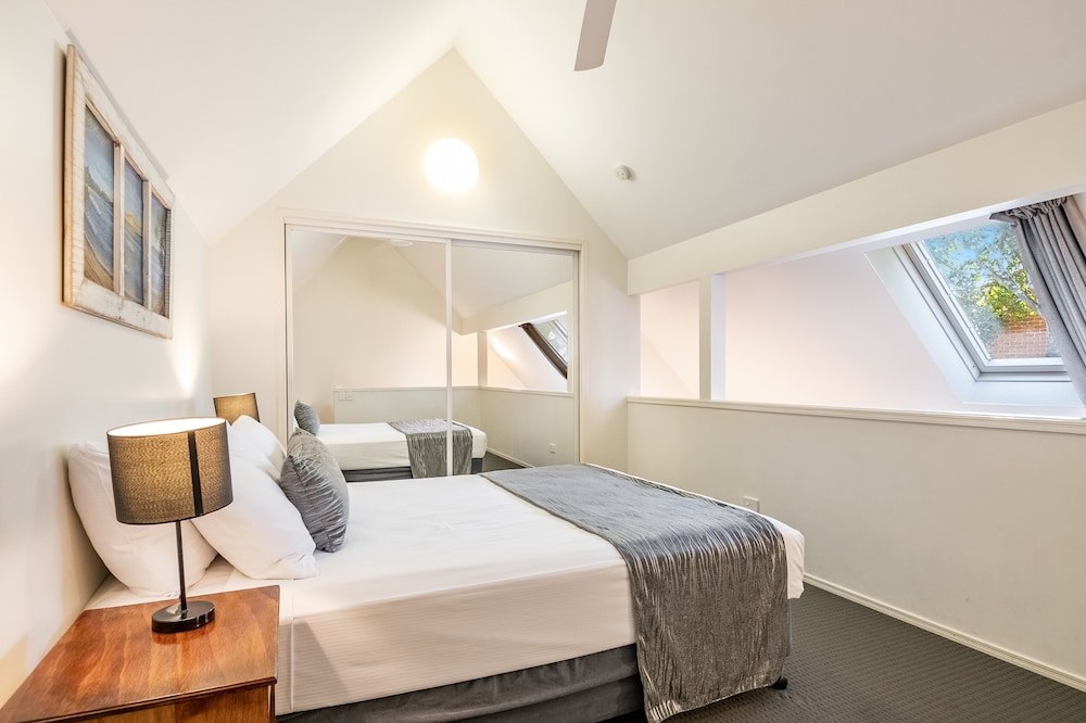 Standard Queen Loft photo 2