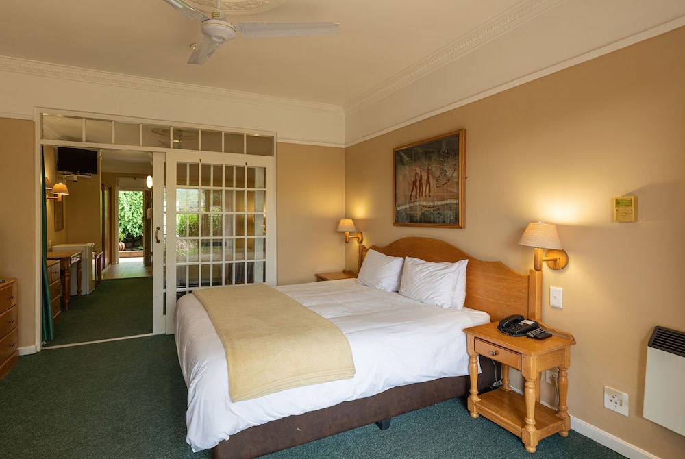 Family Room, 2 Bedrooms
