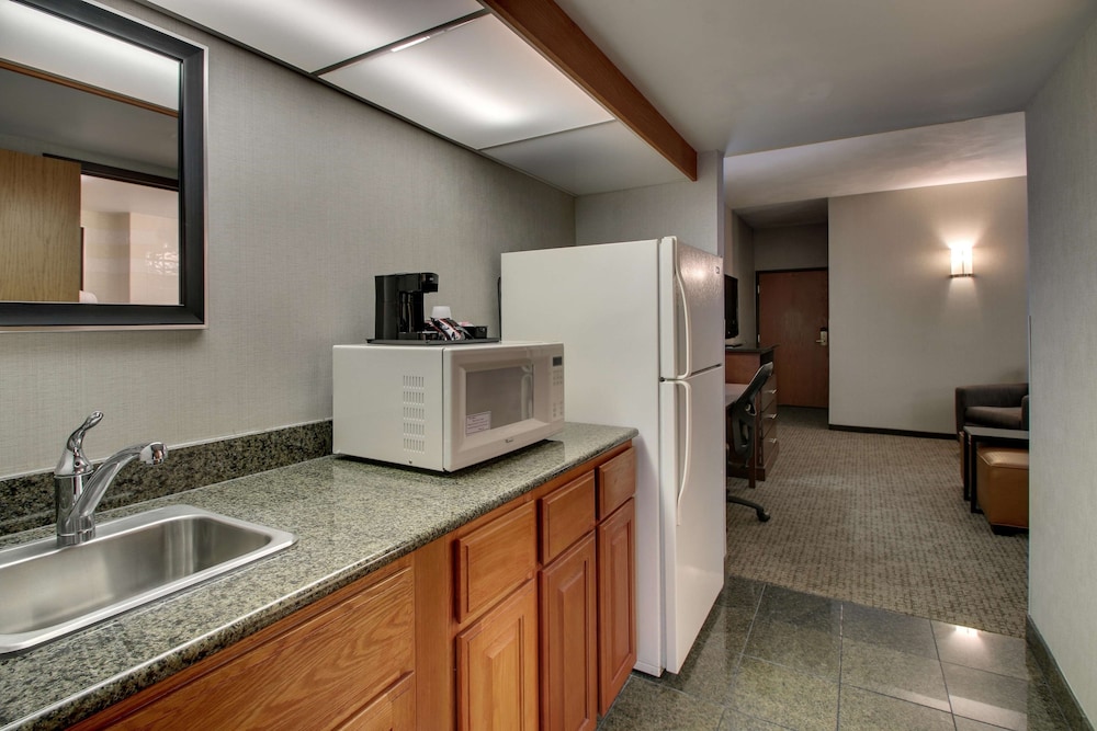 Suite, 1 King Bed with Sofa bed, Refrigerator & Microwave (2 Rooms, Upper Floor) photo 2