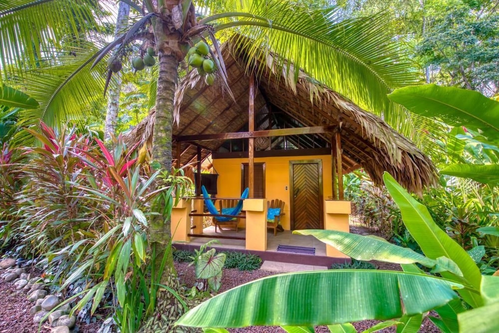 Honeymoon Bungalow, 1 King Bed, Garden View, Garden Area (1) photo 2