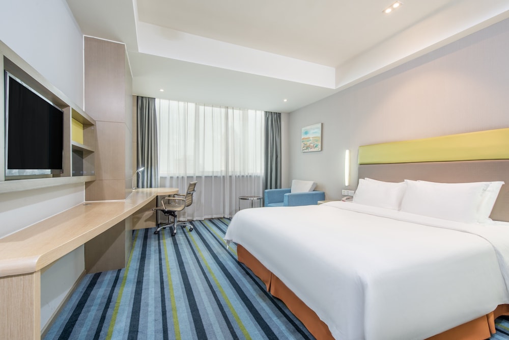 Standard Room, 1 King Bed