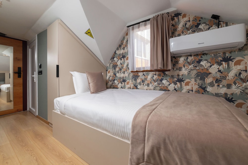 Economy Single Room, City View