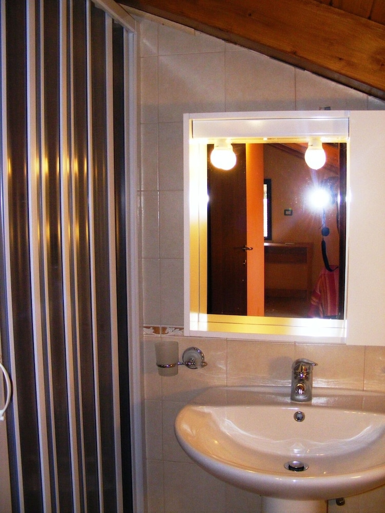 Villa Individuelle à 20m de la Mer pour Séjour et/ou Soins Thermaux Près de Taormina, Photo 9