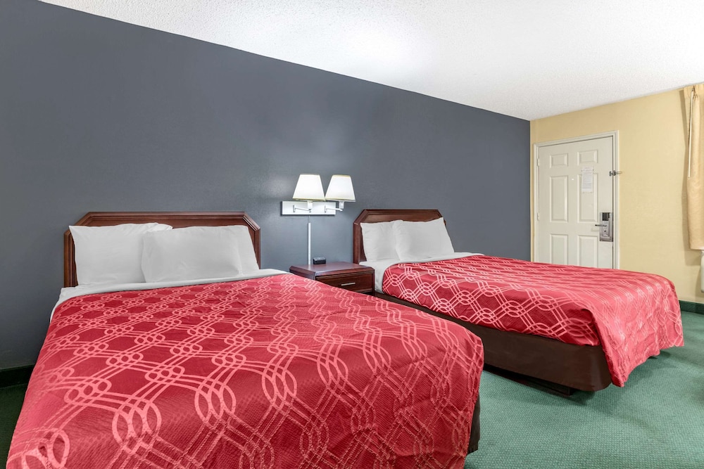 Standard Room, 2 Queen Beds photo 1