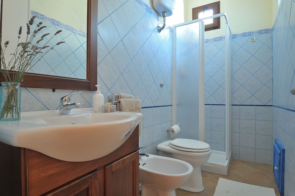 Comfort Double or Twin Room, Private Bathroom, Courtyard View photo 3