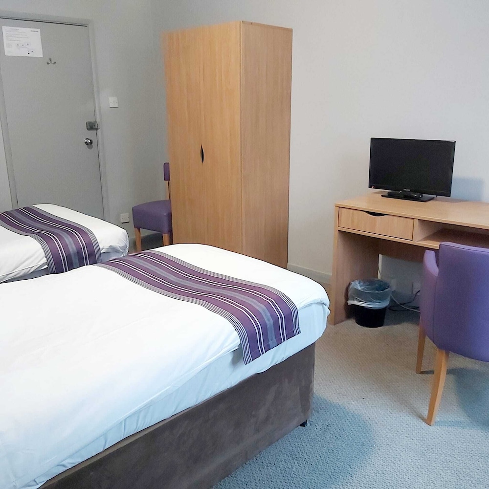Standard Twin Room, Ensuite (Twin Standard Room) photo 2