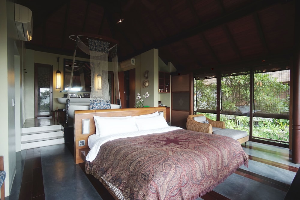Treetop Duplex Pool Villa photo 2