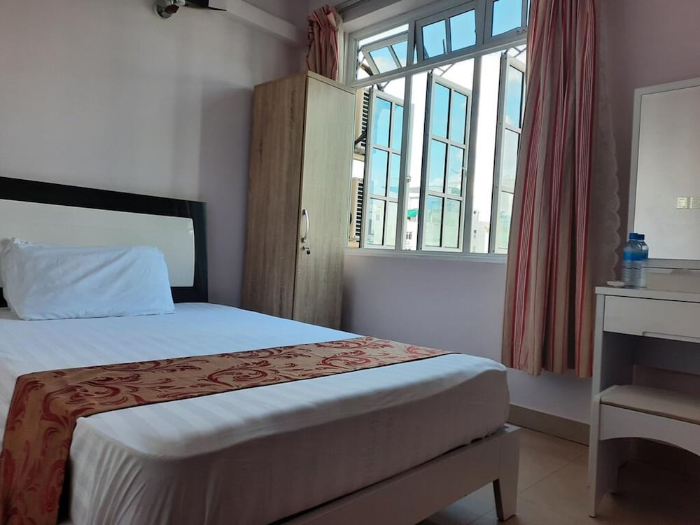 Single Room with Detached Private Bathroom