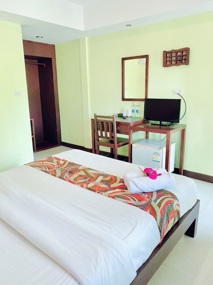 Standard Double Room - Photo 16