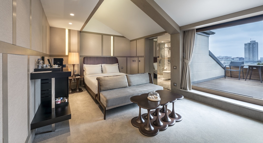 Deluxe Suite, Terrace