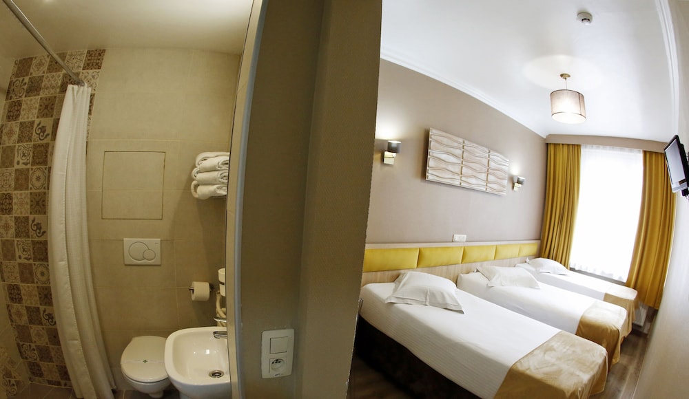 Standard Triple Room - Photo 2