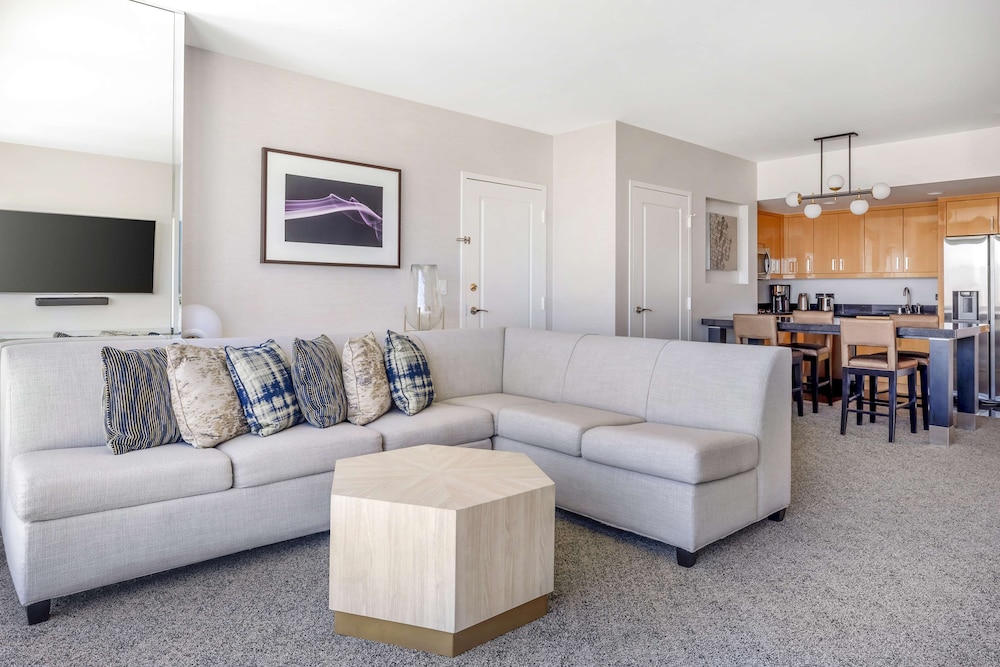 Grand Suite, 2 Bedrooms, Kitchen - Photo 6