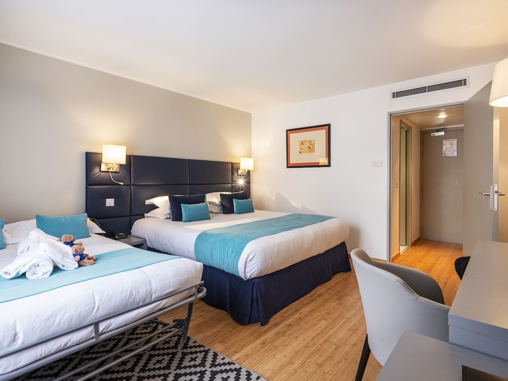 Family Double Room - Photo 8