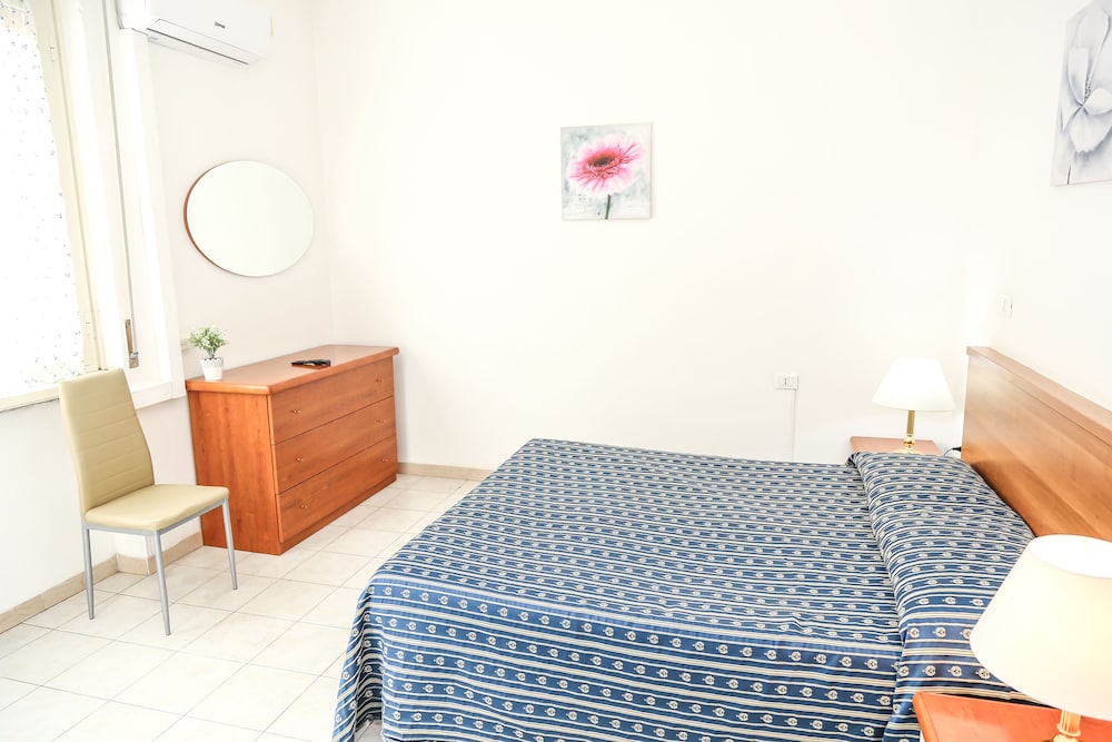 Standard Single Room photo 2