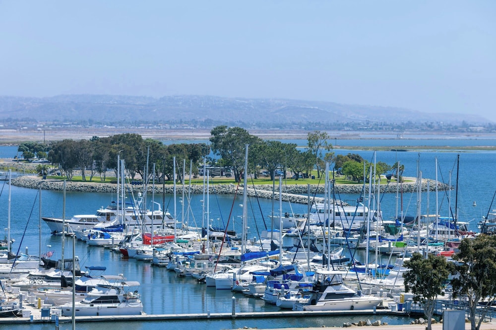 Room, 2 Queen Beds, Marina View (Hearing Accessible)