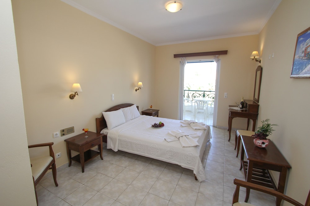 Twin Room, Pool View