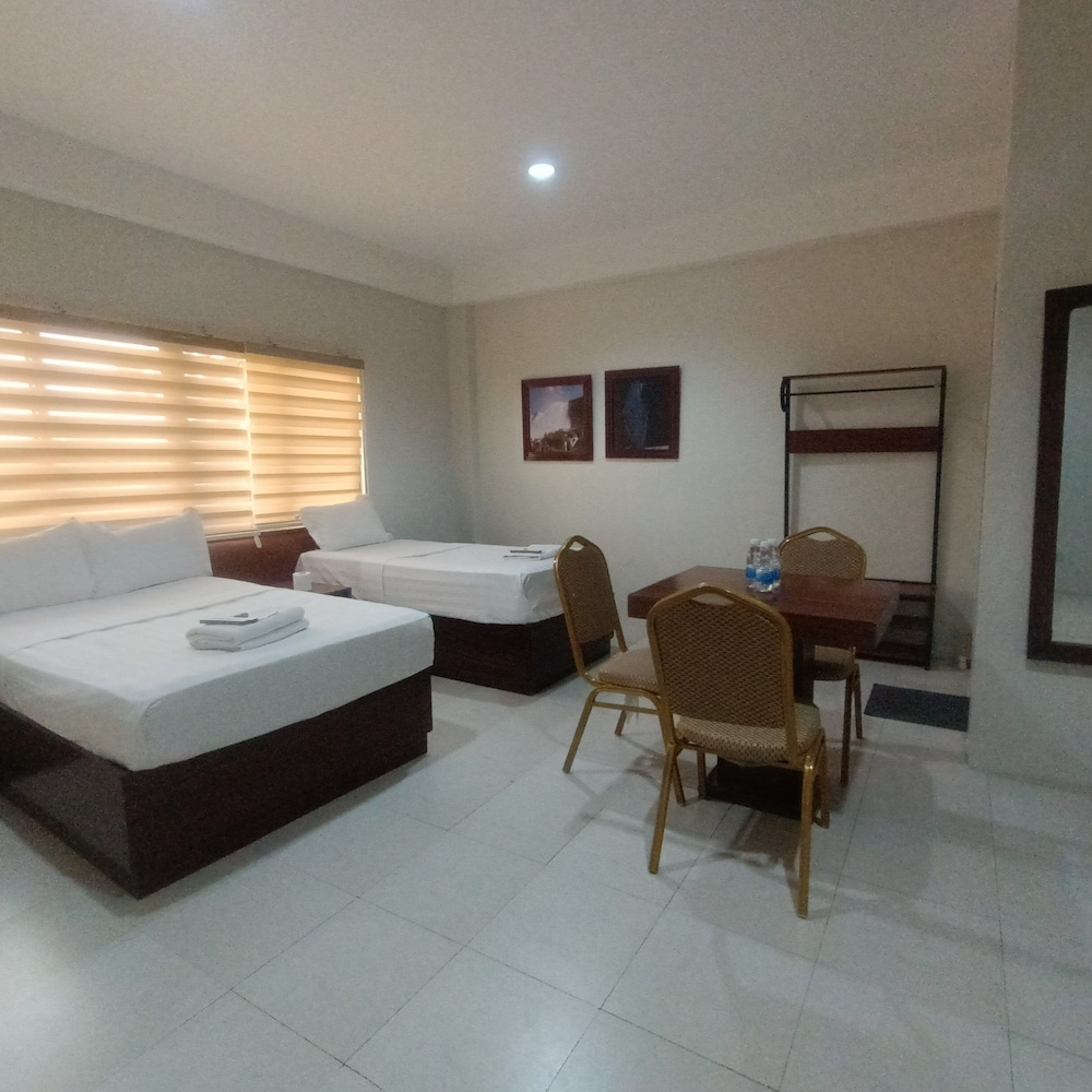 Deluxe Triple Room photo 2