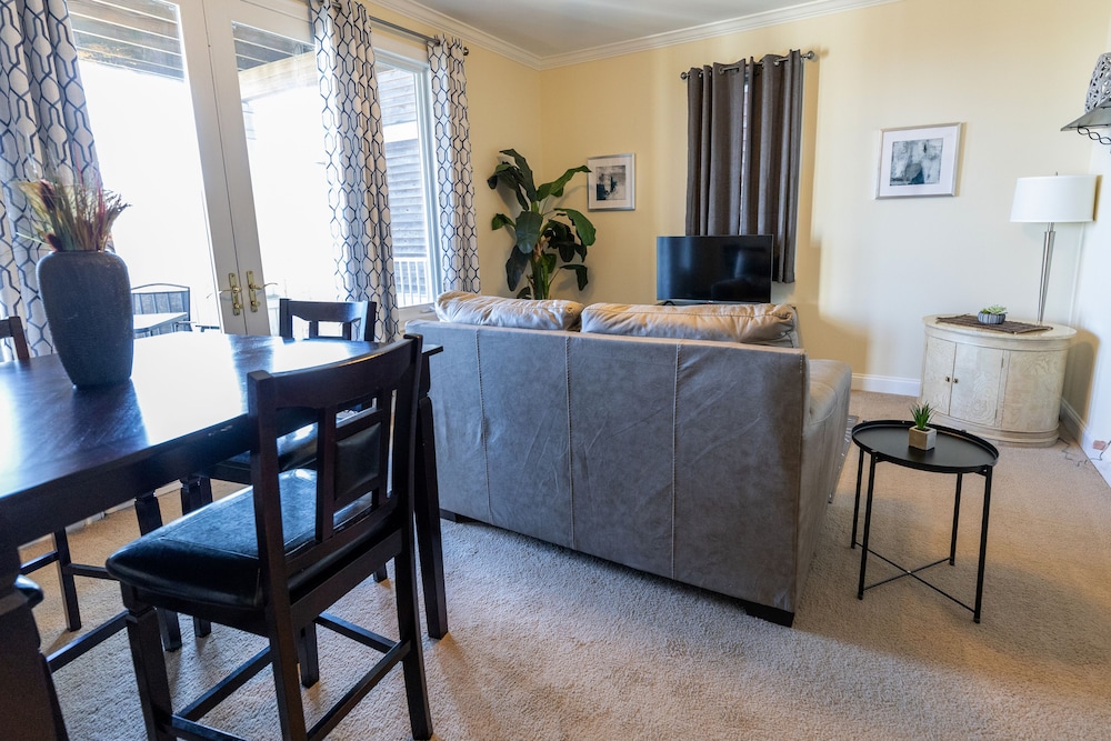 Balcony Apartment, Mountain View - Meals & Wellness Activities photo 3