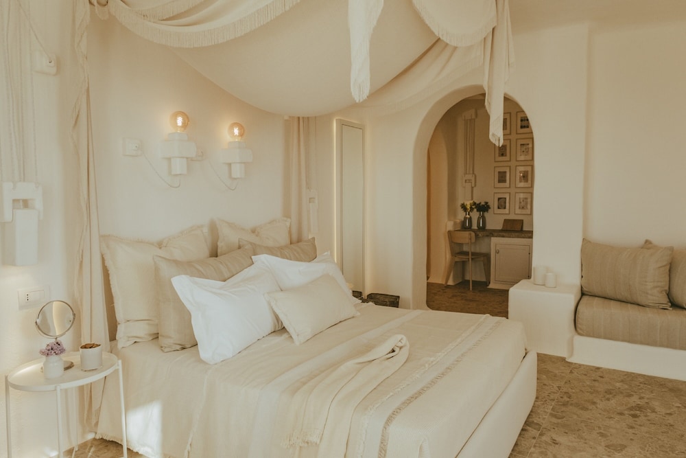 Luxury Suite photo 2