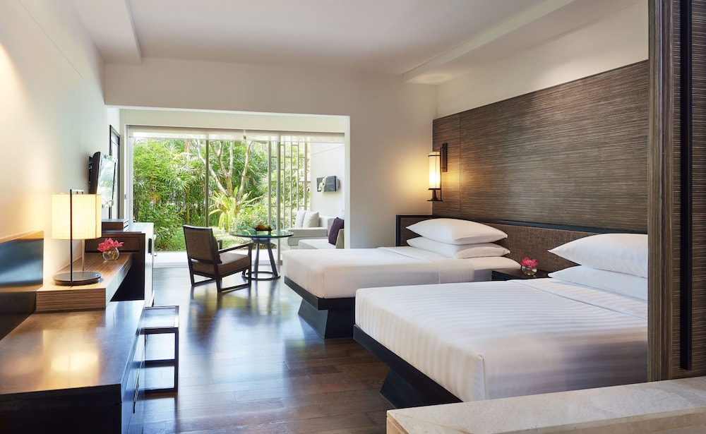 Deluxe Room, 2 Twin Beds (Club Access) - Photo 4