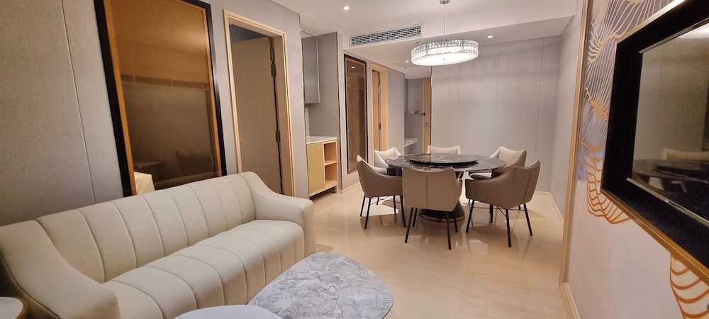 2-Bedroom Executive Suite - Photo 3