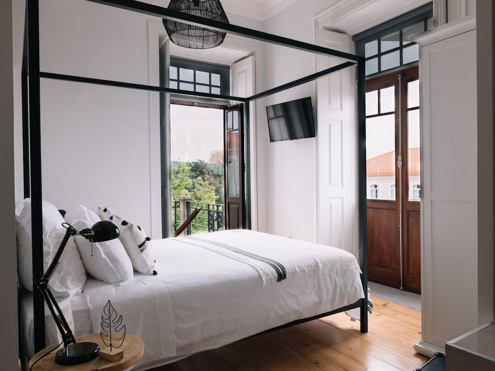 Deluxe Suite, City View