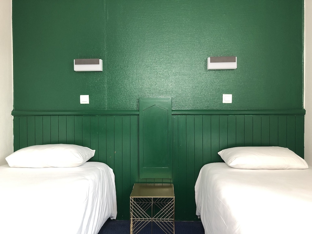 Twin Room - Photo 5