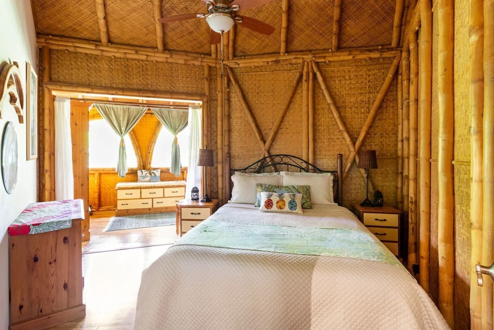 Comfort Cottage, 2 Bedrooms, Hot Tub, Garden View photo 3