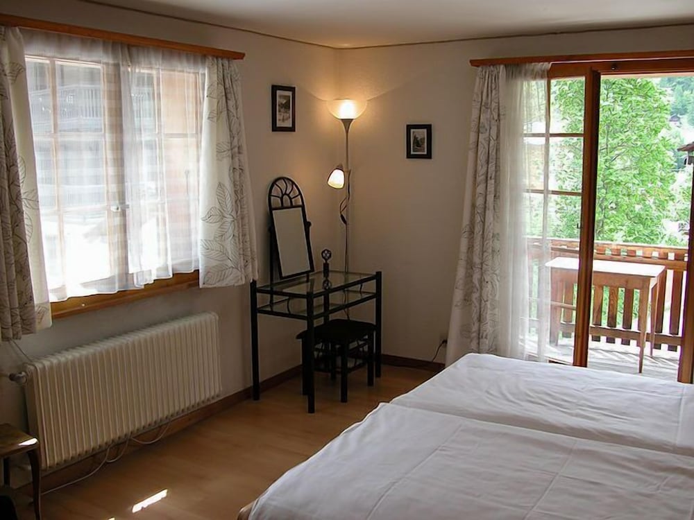 Triple Room, Non Smoking, Mountain View photo 3