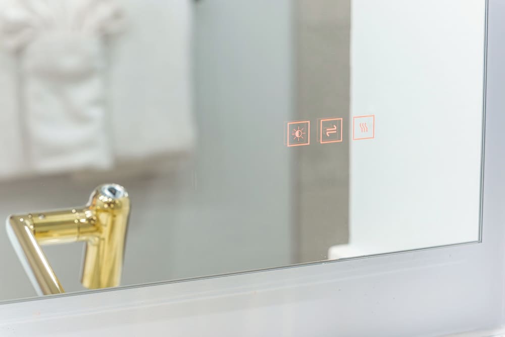 Premium Remodeled Condo with Ocean View and Parking: Premium Condo, 1 Bedroom, Air conditioning, Ocean View (0163) photo