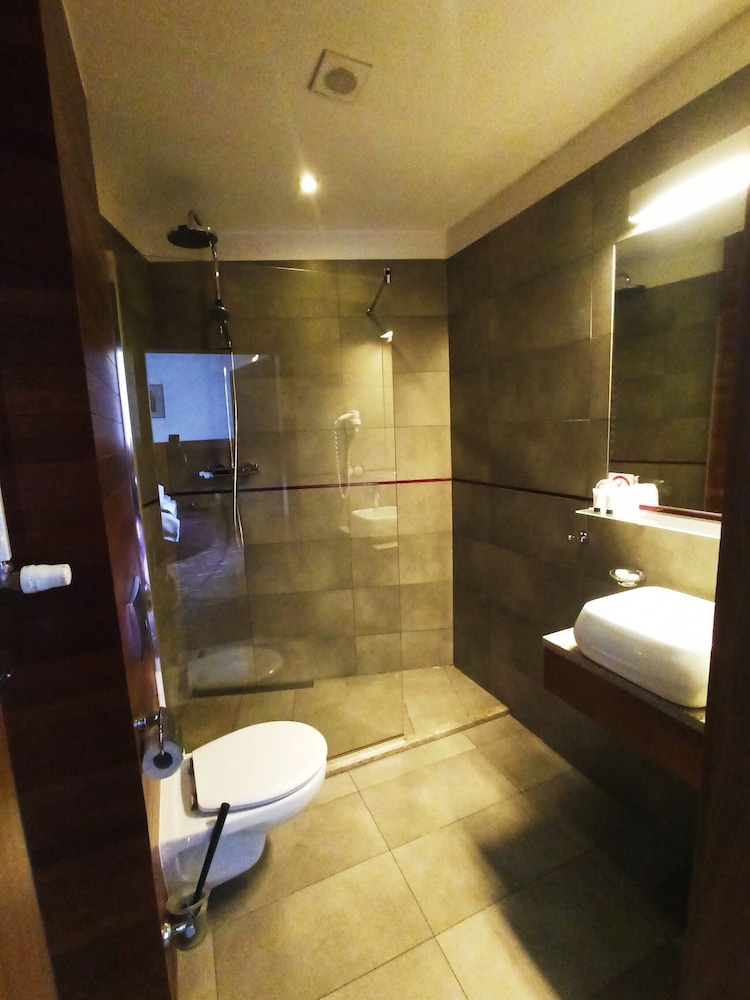 Honeymoon Studio Suite photo 3
